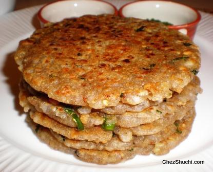 Phalahari Thalipeeth