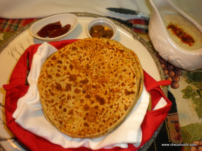 aloo pyaj paneer paratha