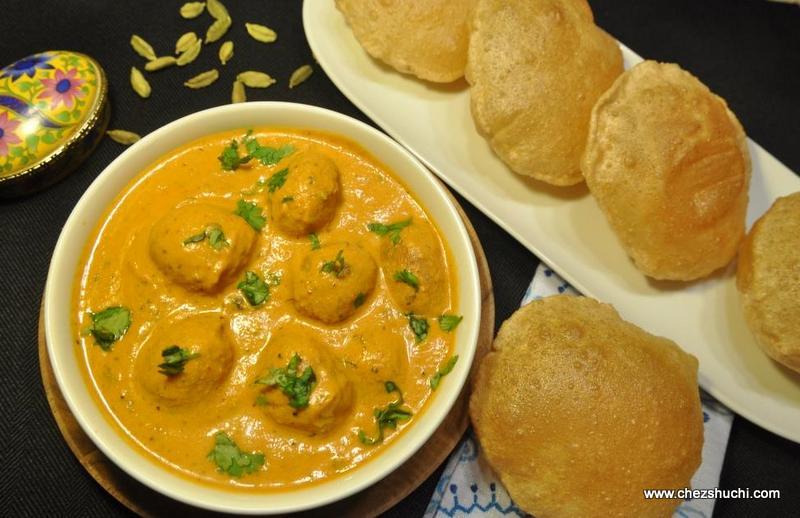 Dum Aloo with Poori