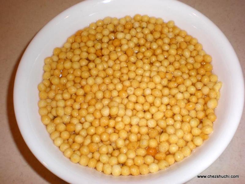 boondi soaked in water