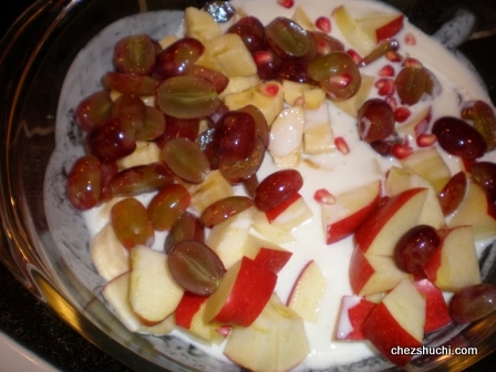 fruit salad in yogurt dressing