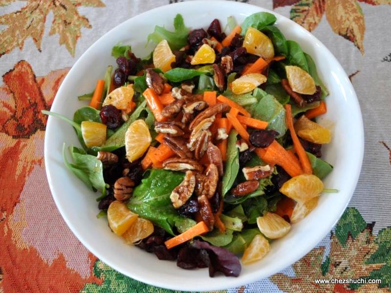 Mix Green Salad With Vinaigrette Dressing