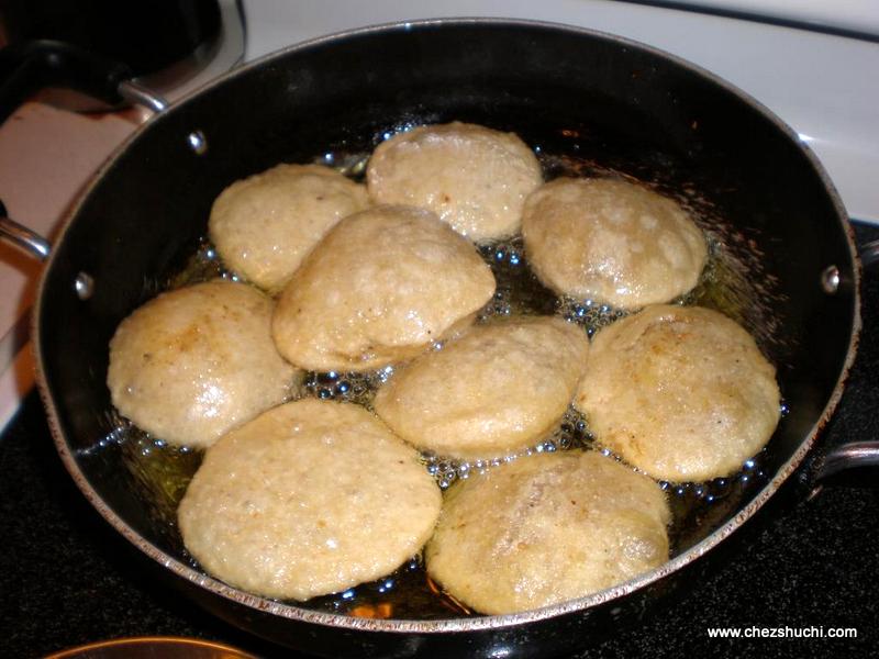 kachauri frying