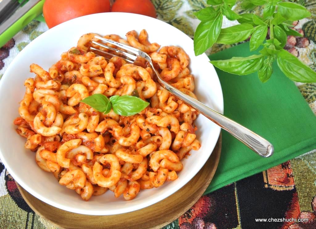 macaroni pasta in marinara sauce