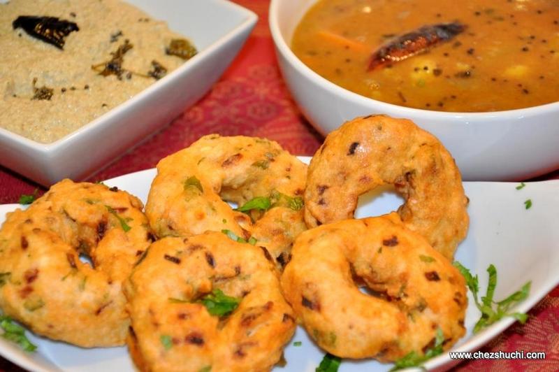 Medu vada with Coconut Chutney