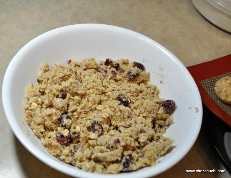 oat-flex-walnuts-cranberry-cookies