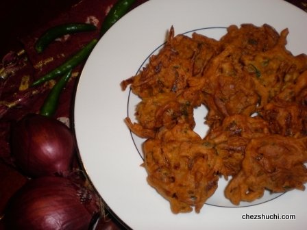 Pyaj ke Pakore