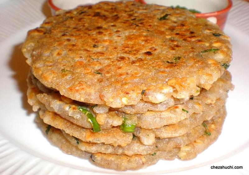 Phalahari Thalipeeth