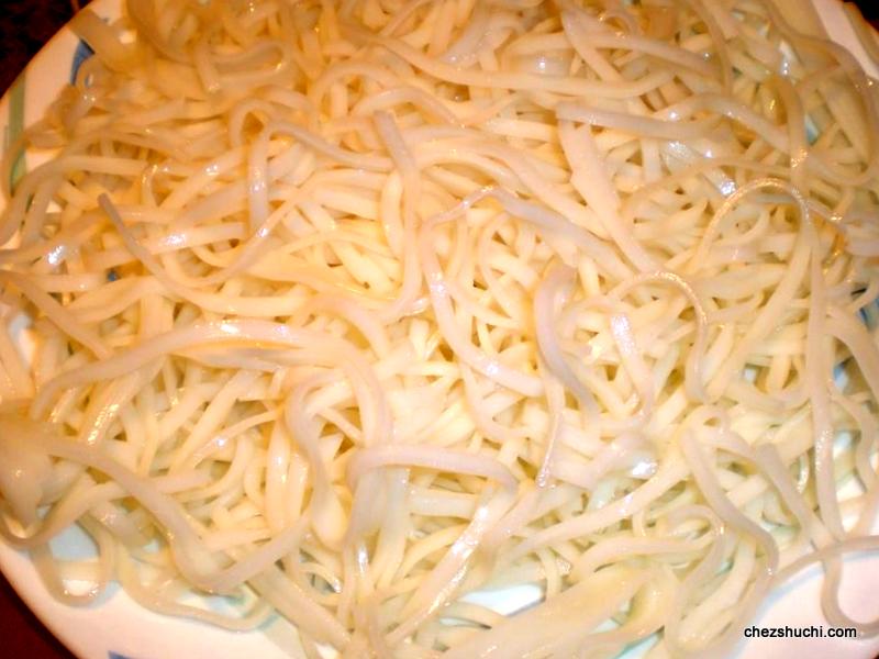 boiled rice noodles