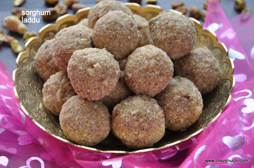 besan ke ladoo 